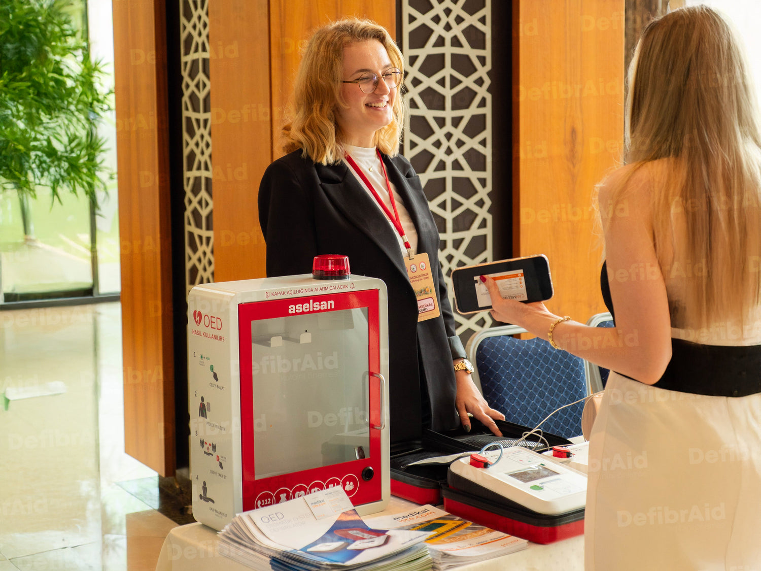 Bir Defibrilatör Cihazı Alırken Nelere Dikkat Edilmelidir?